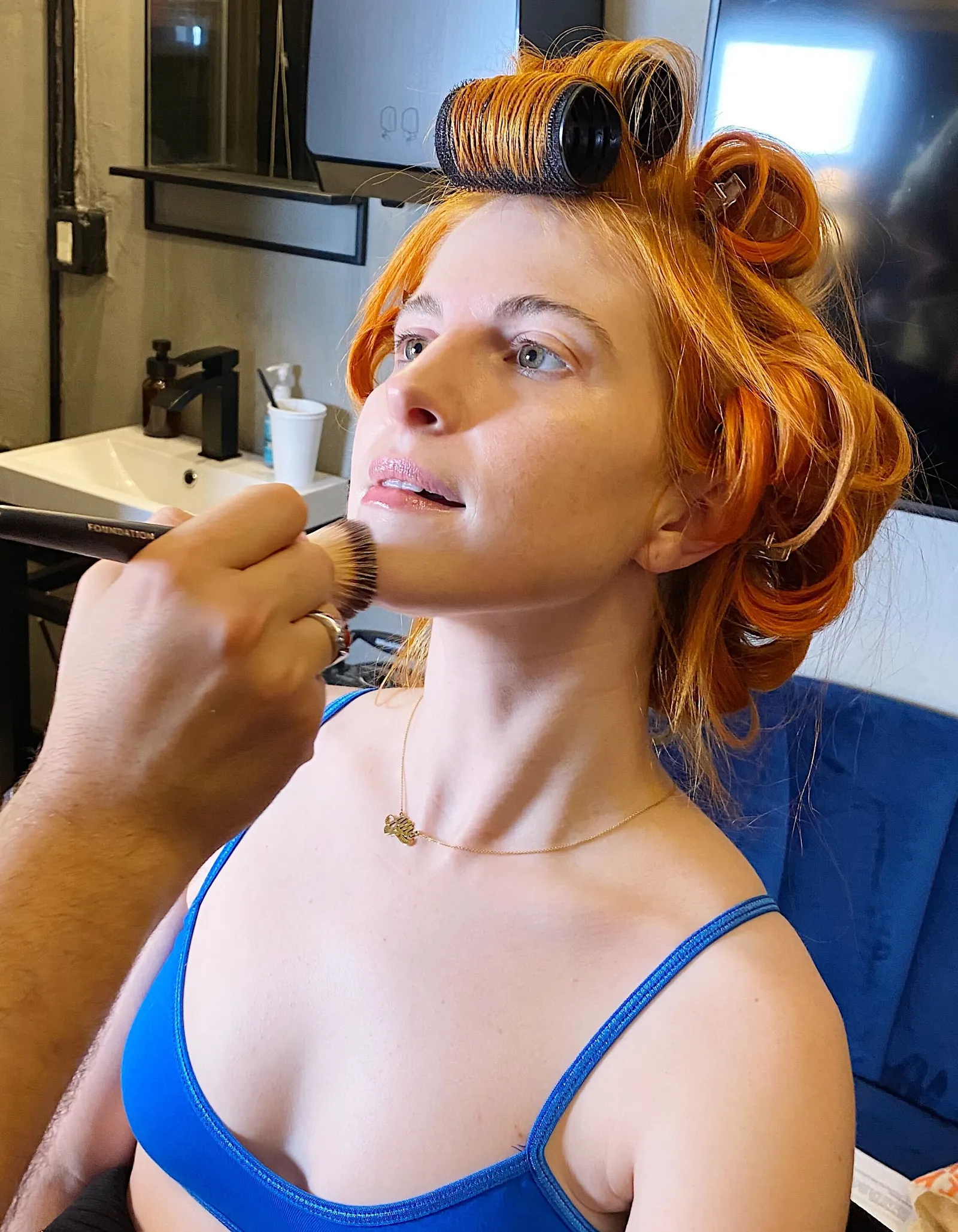 Bunke af Medarbejder barmhjertighed hayley williams getting makeup done 1 - Paramore Brasil - O maior portal  sobre Paramore no país